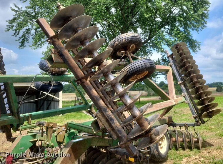 image for item DR4781 John Deere  630 tandem disk