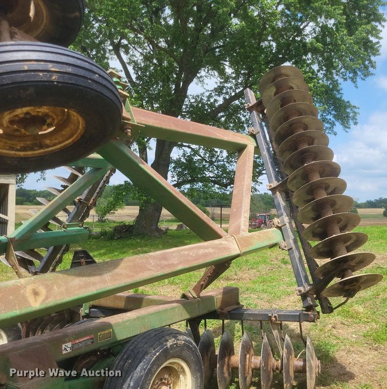 image for item DR4781 John Deere  630 tandem disk