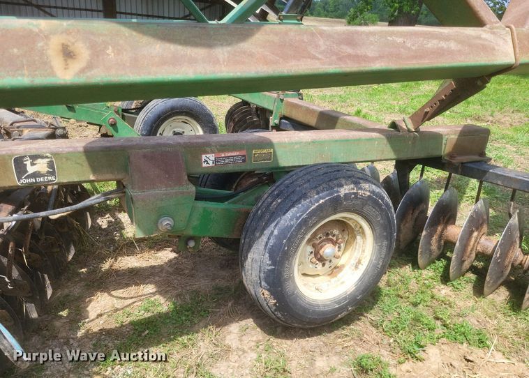 image for item DR4781 John Deere  630 tandem disk