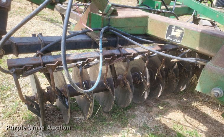 image for item DR4781 John Deere  630 tandem disk