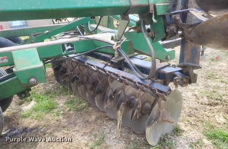 image for item DR4781 John Deere  630 tandem disk