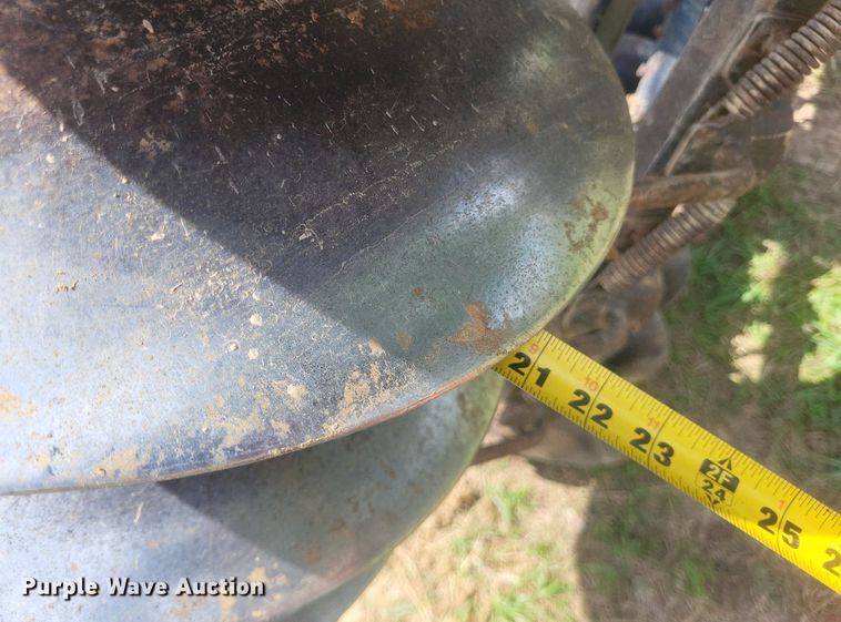 image for item DR4781 John Deere  630 tandem disk