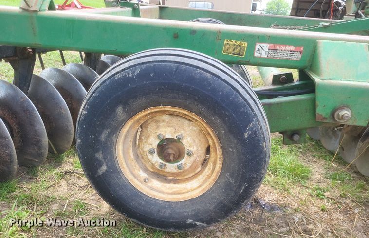 image for item DR4781 John Deere  630 tandem disk