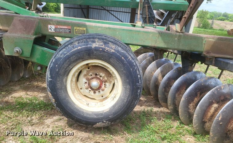 image for item DR4781 John Deere  630 tandem disk