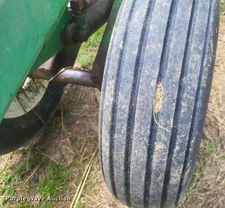 image for item DR4781 John Deere  630 tandem disk