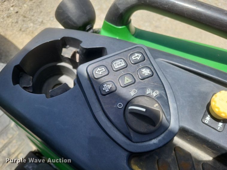 image for item DR4804 2018 John Deere  4044R MFWD tractor