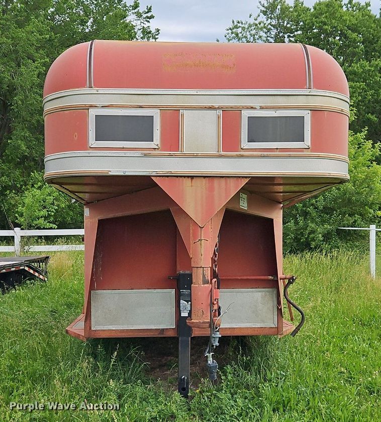 image for item DR8626 2002 Bonanza Trailers G-LT livestock trailer