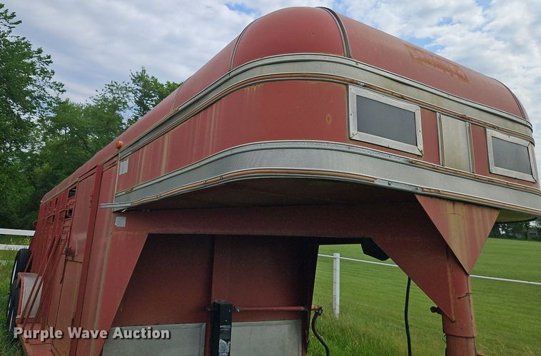 image for item DR8626 2002 Bonanza Trailers G-LT livestock trailer