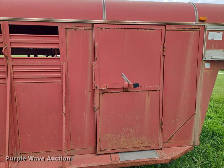 image for item DR8626 2002 Bonanza Trailers G-LT livestock trailer