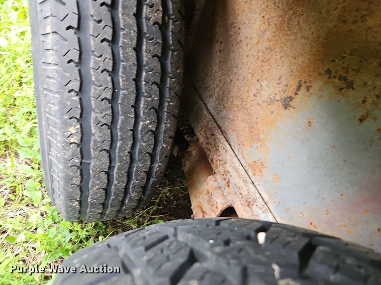 image for item DR8626 2002 Bonanza Trailers G-LT livestock trailer