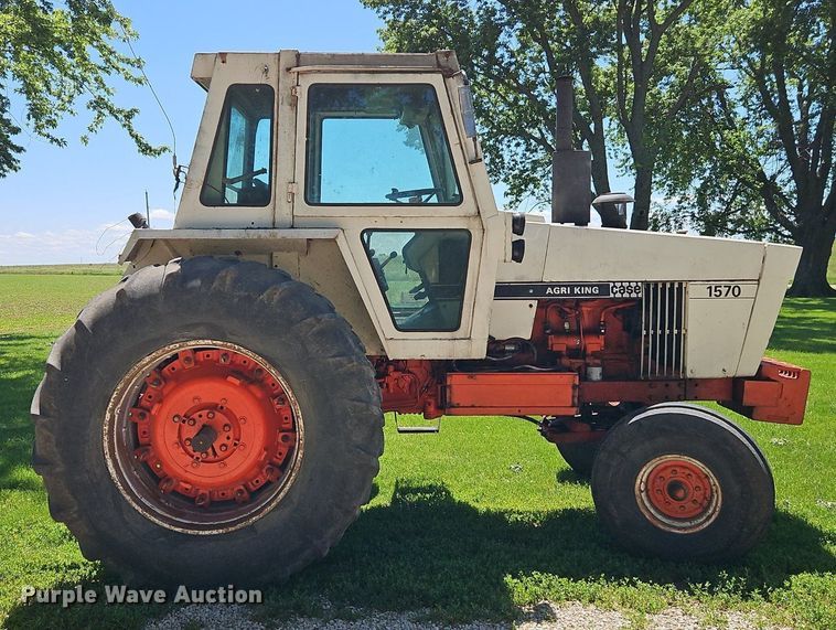 image for item DR8630 1976 Case  1570 tractor