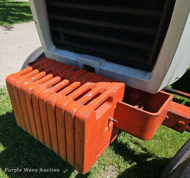 image for item DR8630 1976 Case  1570 tractor