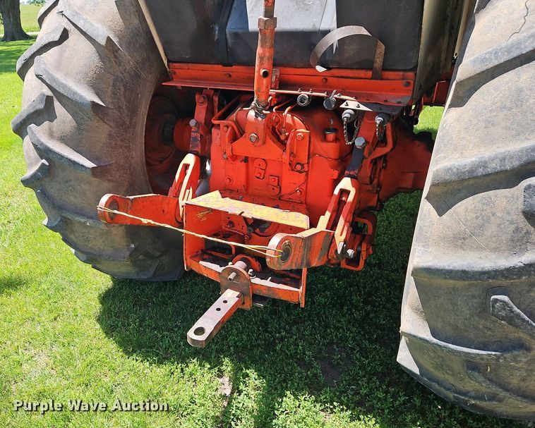 image for item DR8630 1976 Case  1570 tractor