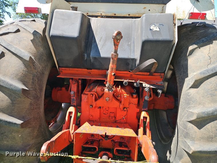 image for item DR8630 1976 Case  1570 tractor