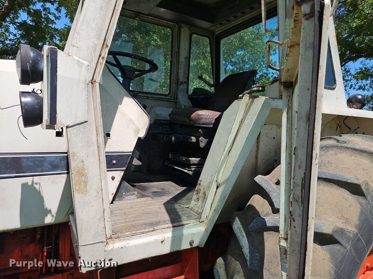 image for item DR8630 1976 Case  1570 tractor