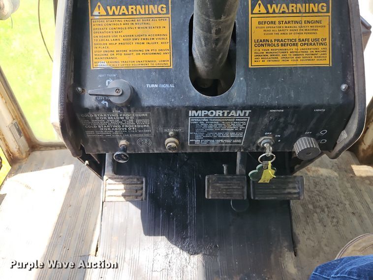 image for item DR8630 1976 Case  1570 tractor