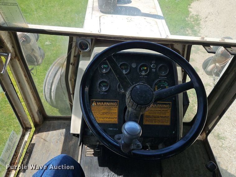 image for item DR8630 1976 Case  1570 tractor