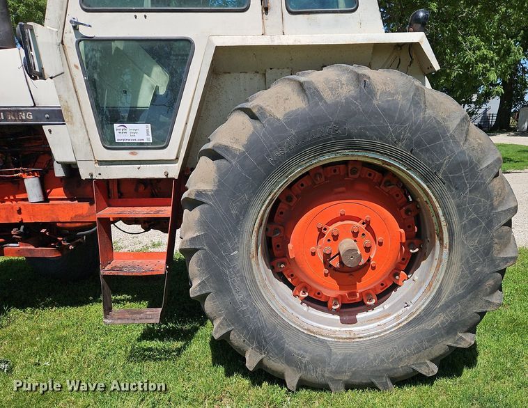 image for item DR8630 1976 Case  1570 tractor