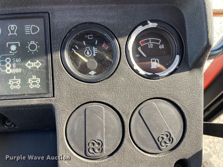 image for item DS5550 1991 AGCO ALLIS  6690 tractor