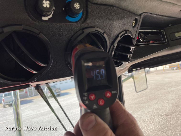 image for item DS5550 1991 AGCO ALLIS  6690 tractor