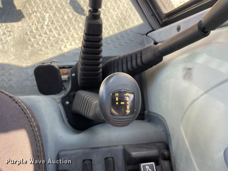 image for item DS5550 1991 AGCO ALLIS  6690 tractor