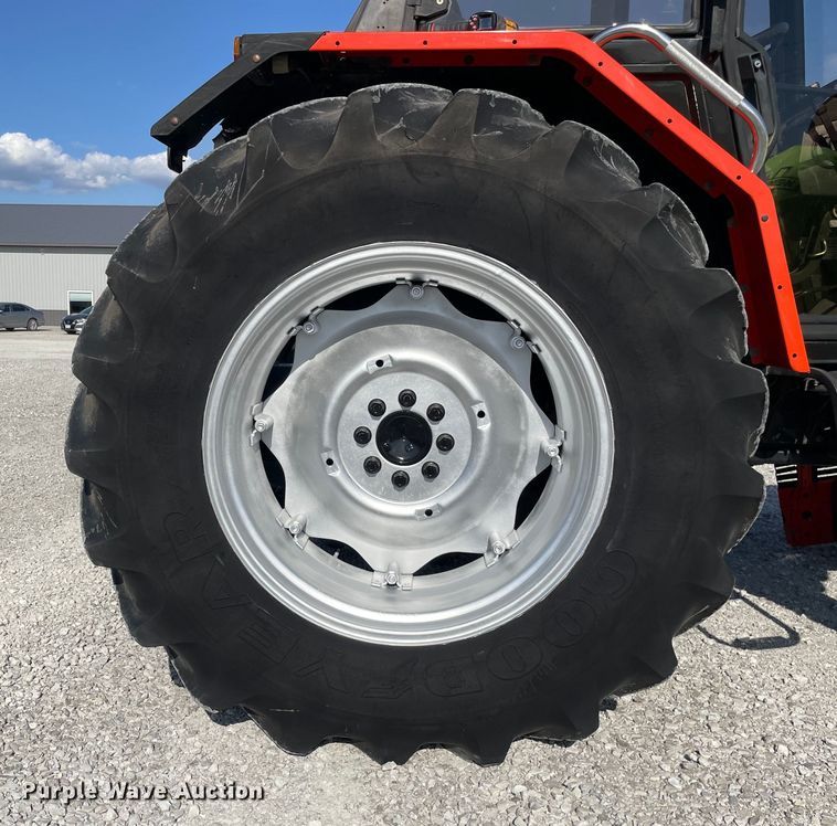 image for item DS5550 1991 AGCO ALLIS  6690 tractor