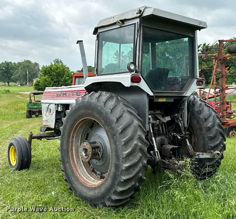 image for item DX0588 White Field Boss 2-105 tractor