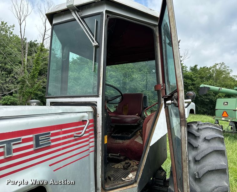 image for item DX0588 White Field Boss 2-105 tractor