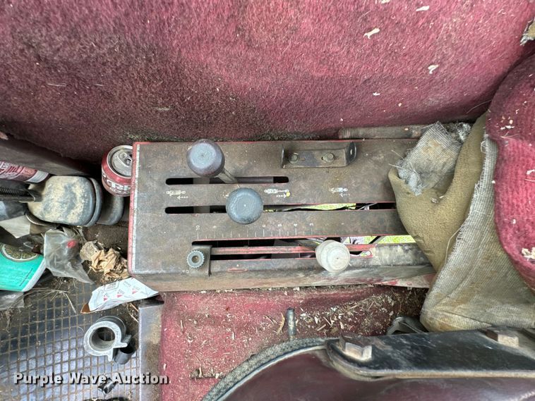 image for item DX0588 White Field Boss 2-105 tractor