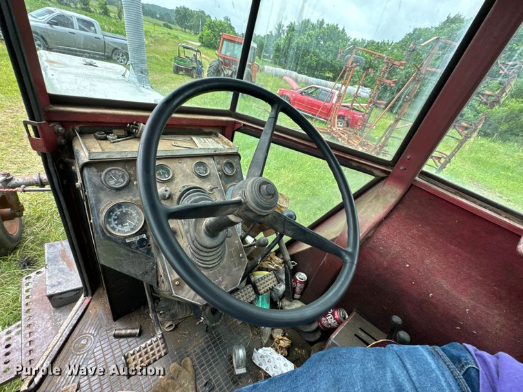 image for item DX0588 White Field Boss 2-105 tractor