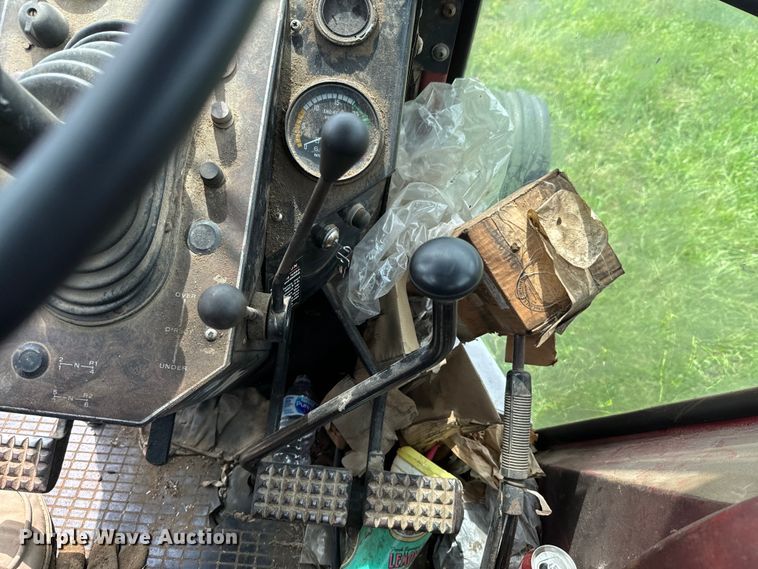 image for item DX0588 White Field Boss 2-105 tractor