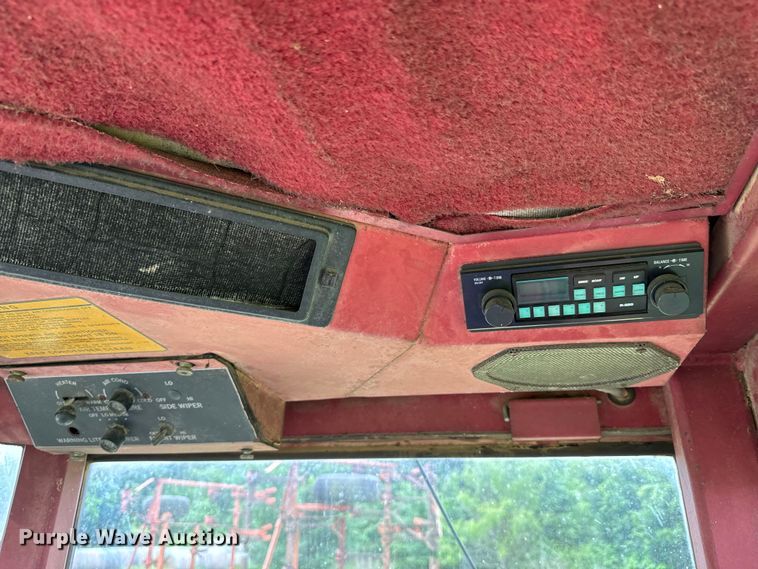 image for item DX0588 White Field Boss 2-105 tractor