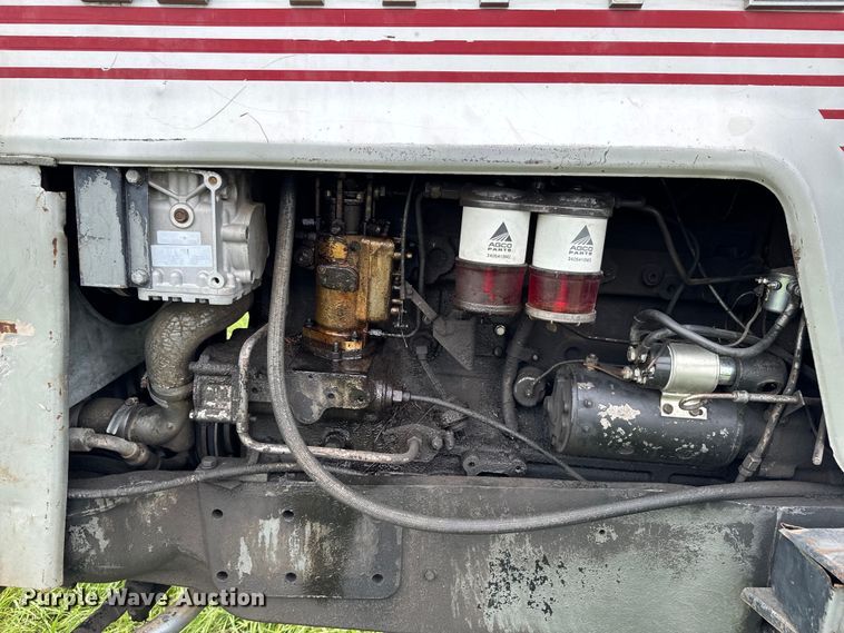 image for item DX0588 White Field Boss 2-105 tractor