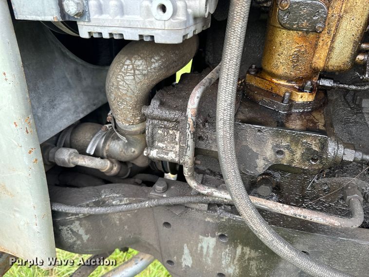 image for item DX0588 White Field Boss 2-105 tractor