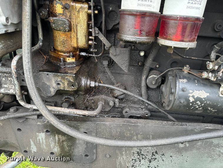 image for item DX0588 White Field Boss 2-105 tractor