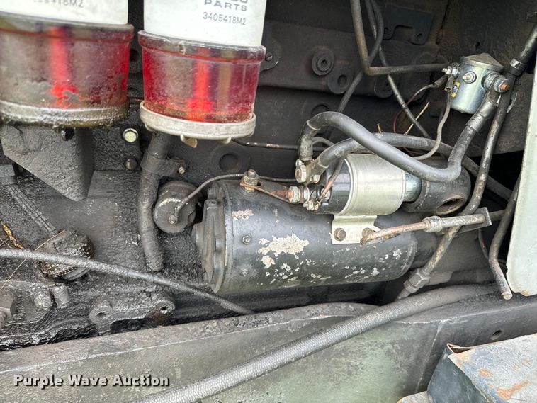 image for item DX0588 White Field Boss 2-105 tractor