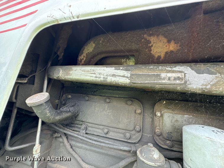 image for item DX0588 White Field Boss 2-105 tractor