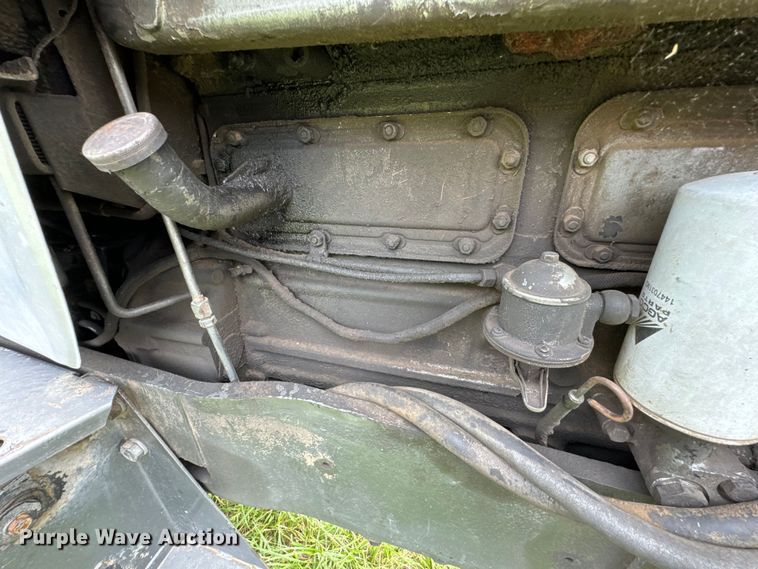 image for item DX0588 White Field Boss 2-105 tractor