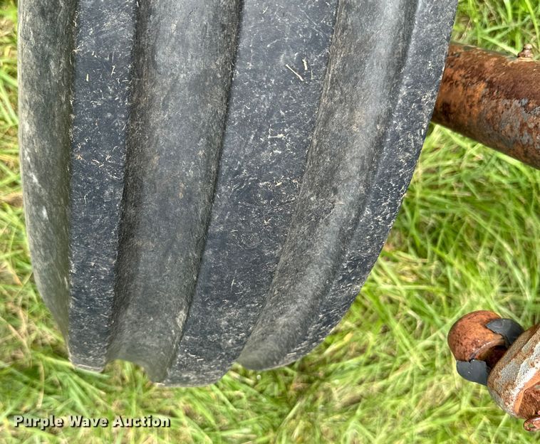 image for item DX0588 White Field Boss 2-105 tractor