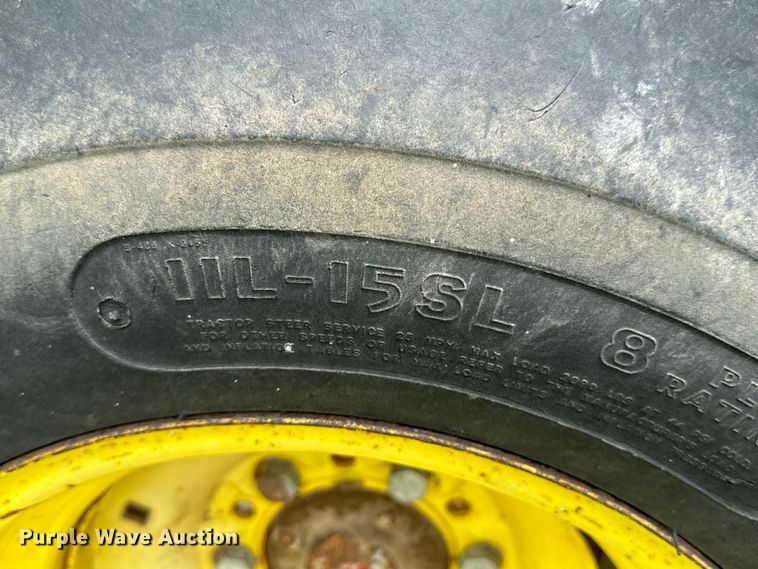 image for item DX0588 White Field Boss 2-105 tractor