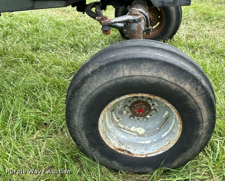 image for item DX0588 White Field Boss 2-105 tractor