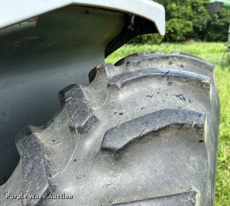 image for item DX0588 White Field Boss 2-105 tractor