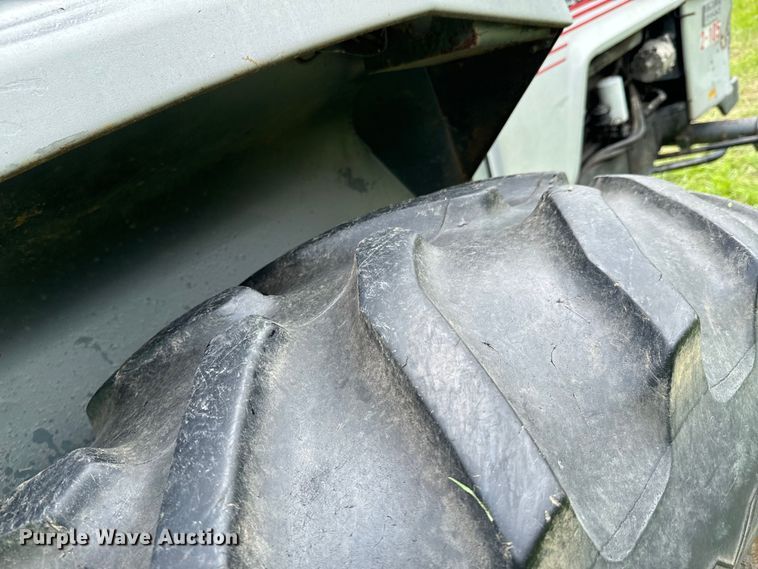 image for item DX0588 White Field Boss 2-105 tractor