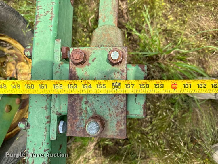 image for item DX0594 John Deere 100 chisel