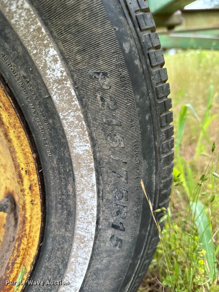 image for item DX0594 John Deere 100 chisel