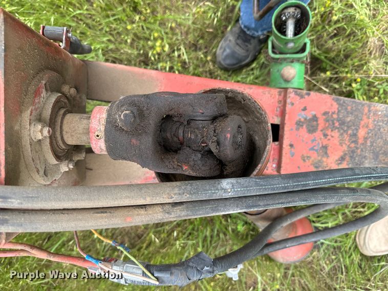 image for item DX0596 Hesston 5580 round baler