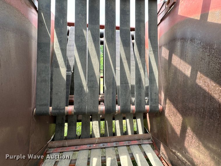 image for item DX0596 Hesston 5580 round baler