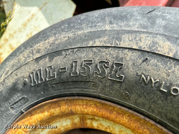 image for item DX0596 Hesston 5580 round baler