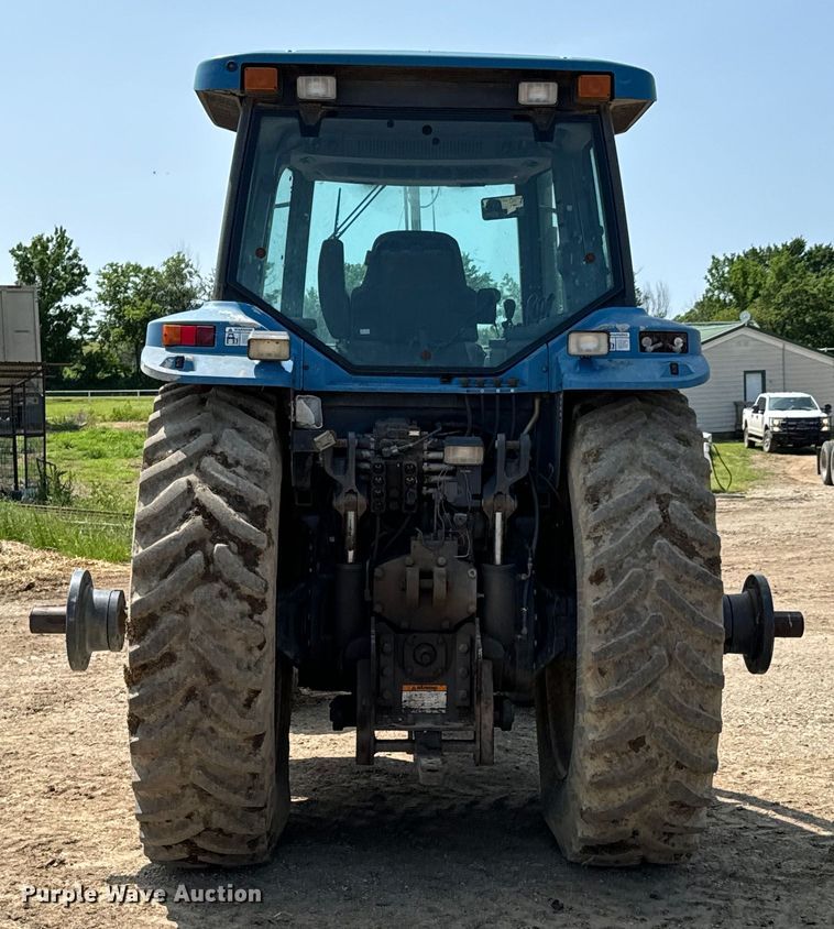 image for item DX0608 Ford New Holland 8970 MFWD tractor