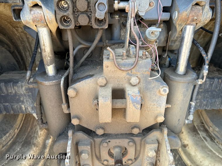 image for item DX0608 Ford New Holland 8970 MFWD tractor